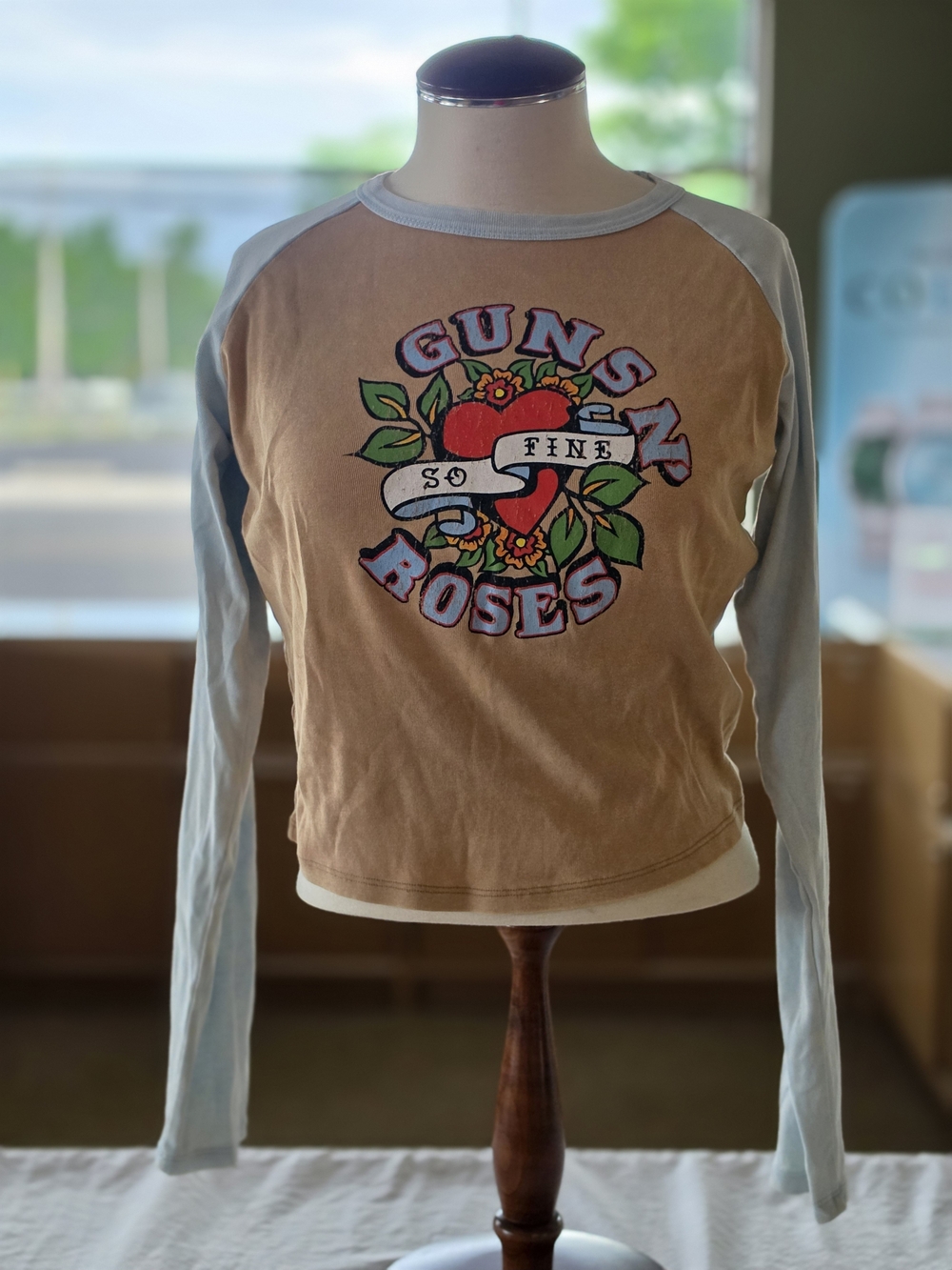 Guns N' Roses Women's Two-Tone Crop Long Sleeve Top - Tan & Light Blue